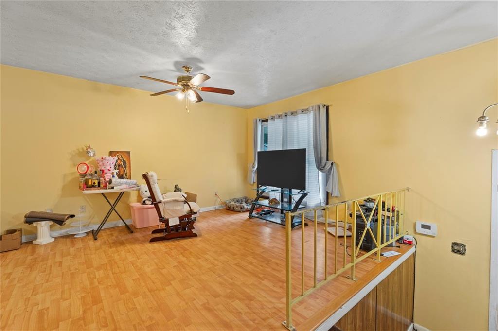1140 Pineglen Drive Property Photo 6