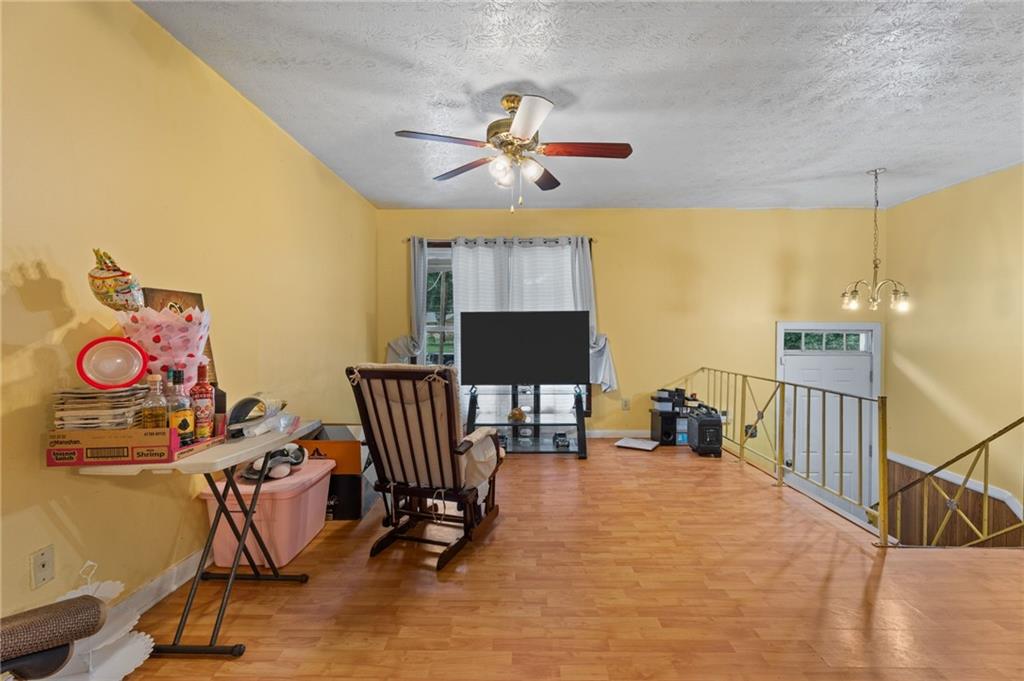 1140 Pineglen Drive Property Photo 7