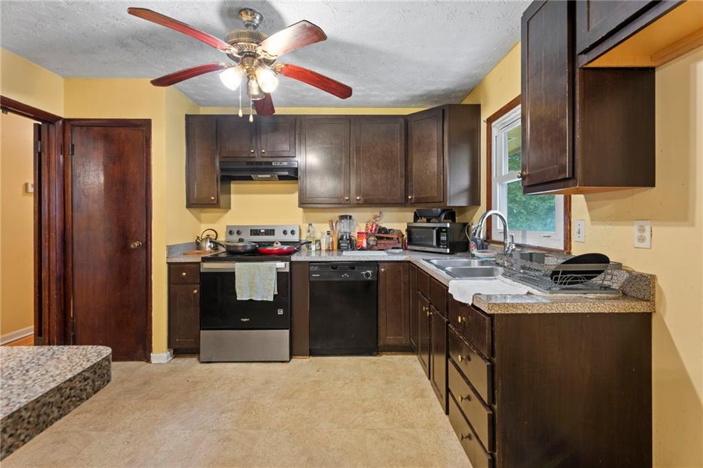 1140 Pineglen Drive Property Photo 11