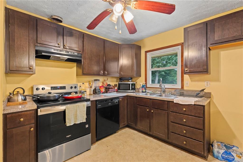 1140 Pineglen Drive Property Photo 13