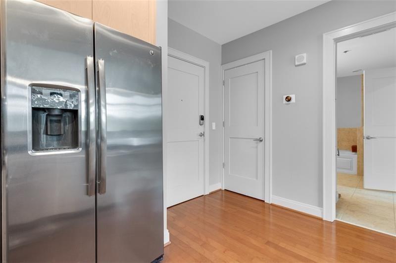 905 Juniper Street Ne Unit 401 Property Photo 3