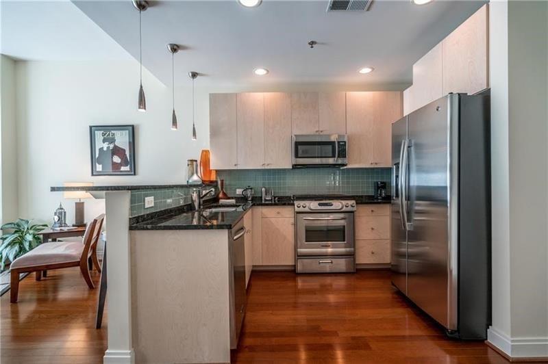 905 Juniper Street Ne Unit 401 Property Photo 5