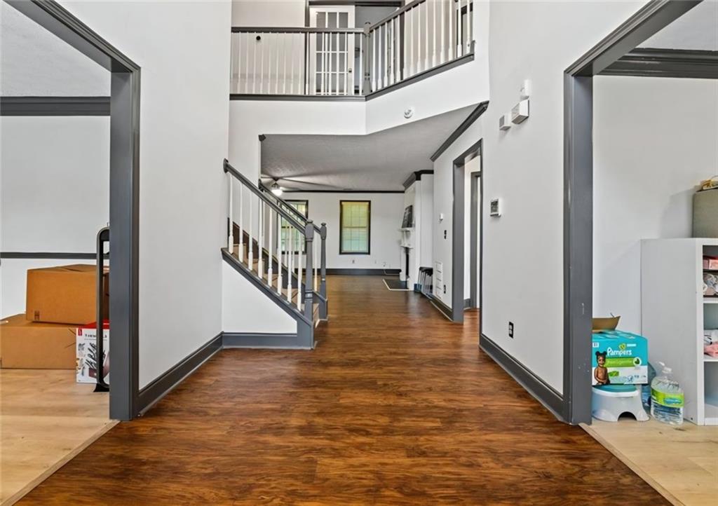 10208 Hemlock Way Property Photo 4