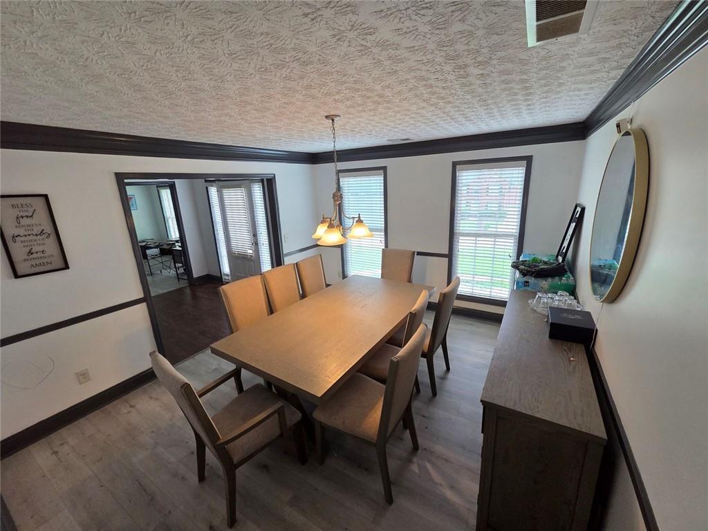 10208 Hemlock Way Property Photo 8
