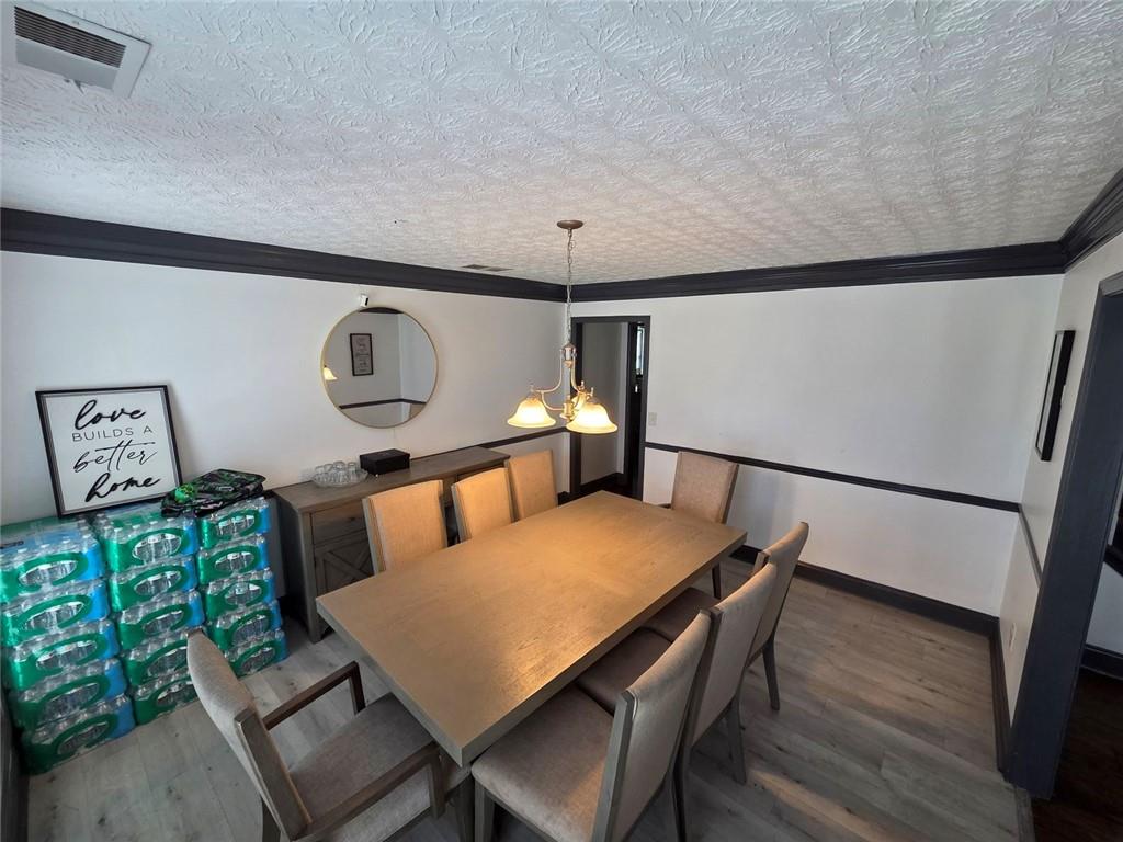 10208 Hemlock Way Property Photo 9