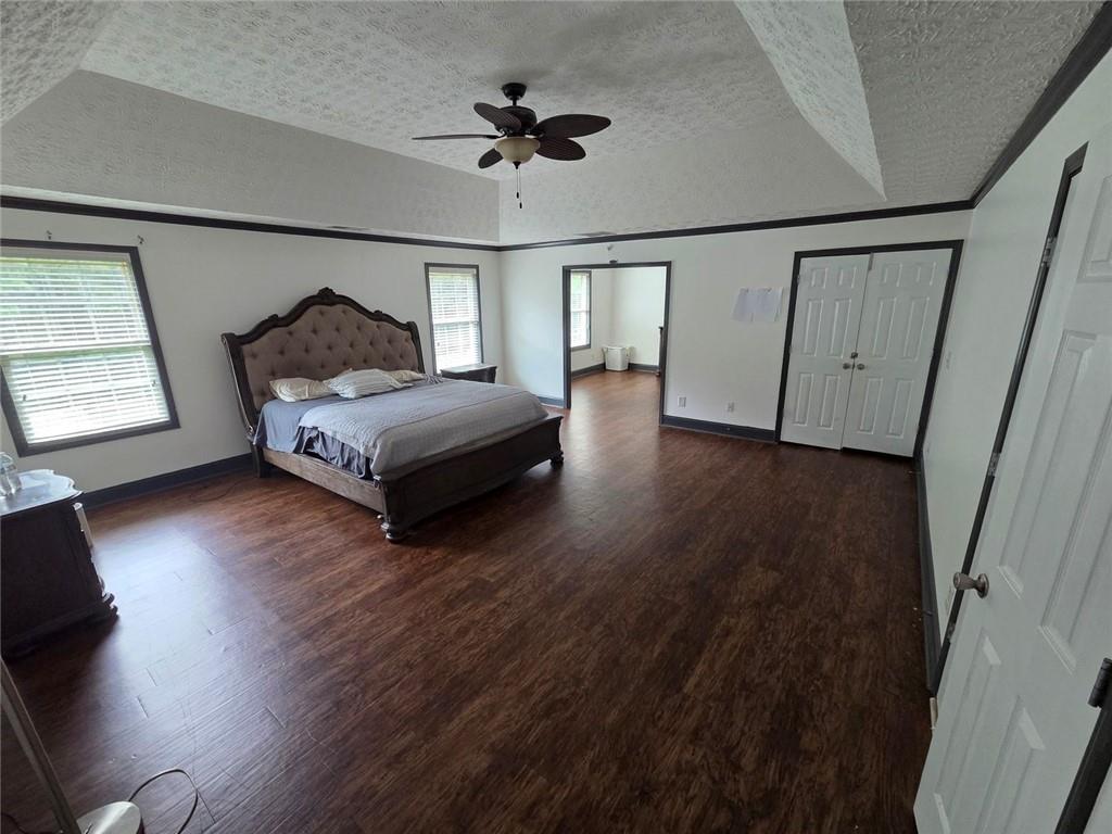 10208 Hemlock Way Property Photo 13
