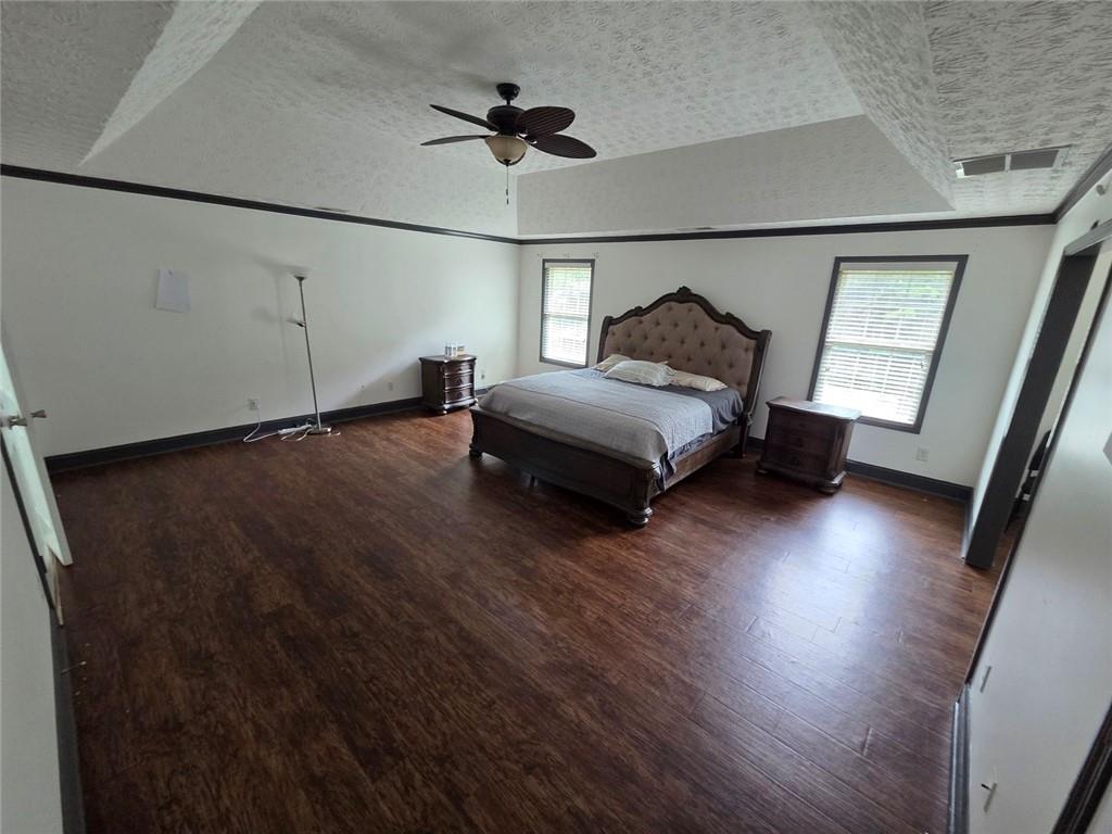10208 Hemlock Way Property Photo 14