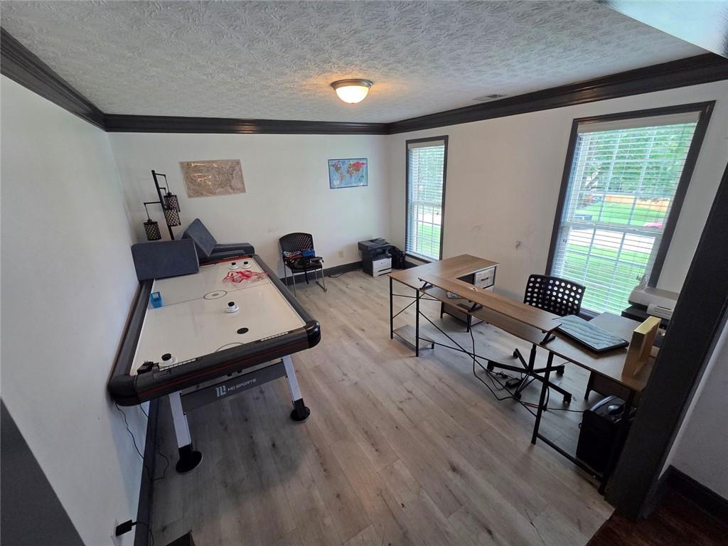 10208 Hemlock Way Property Photo 27
