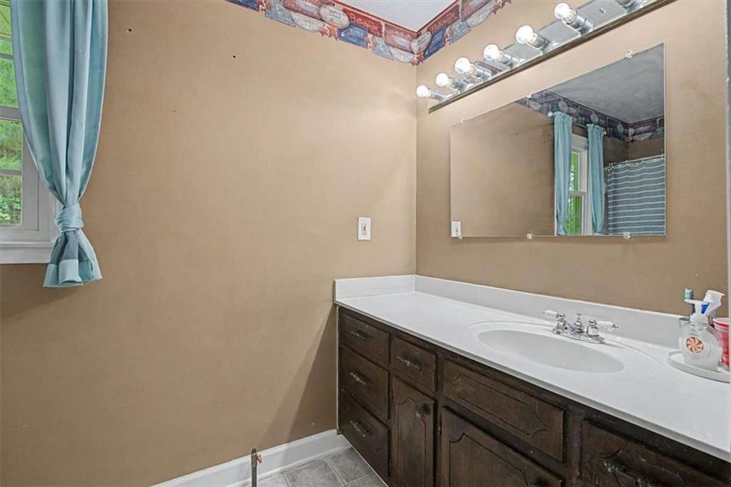 576 Cross Plains Road Property Photo 32