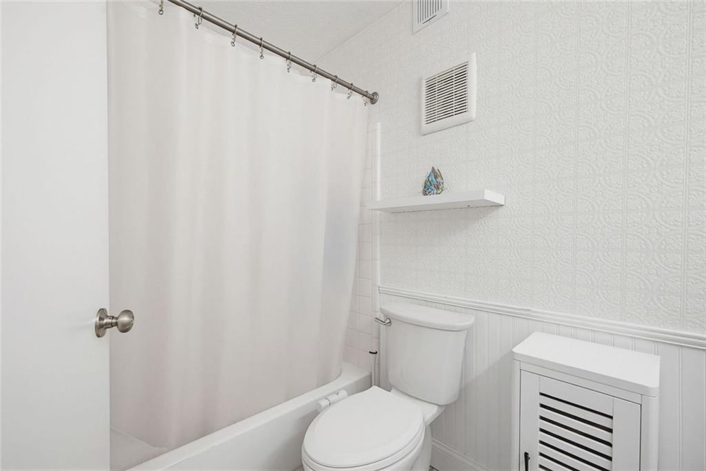 703 Woodcliff Drive Property Photo 16