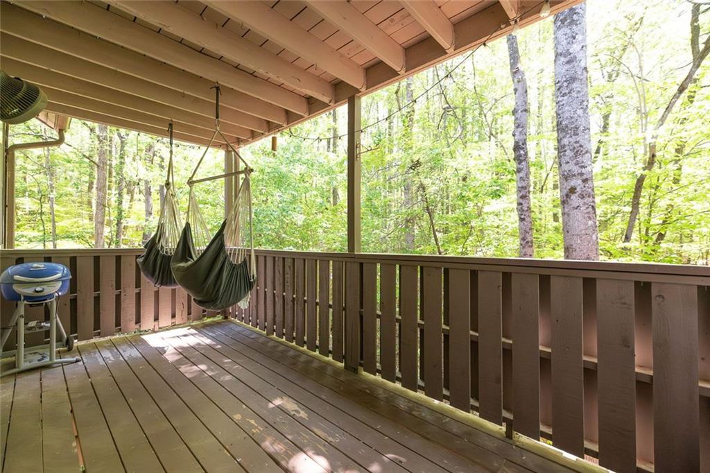 703 Woodcliff Drive Property Photo 17