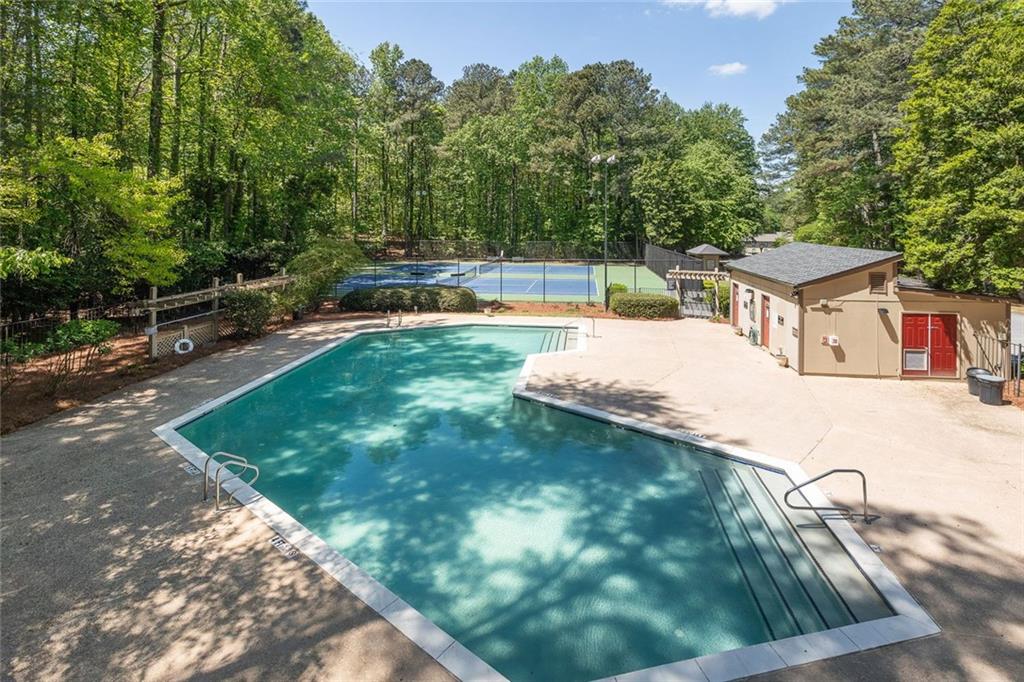 703 Woodcliff Drive Property Photo 18