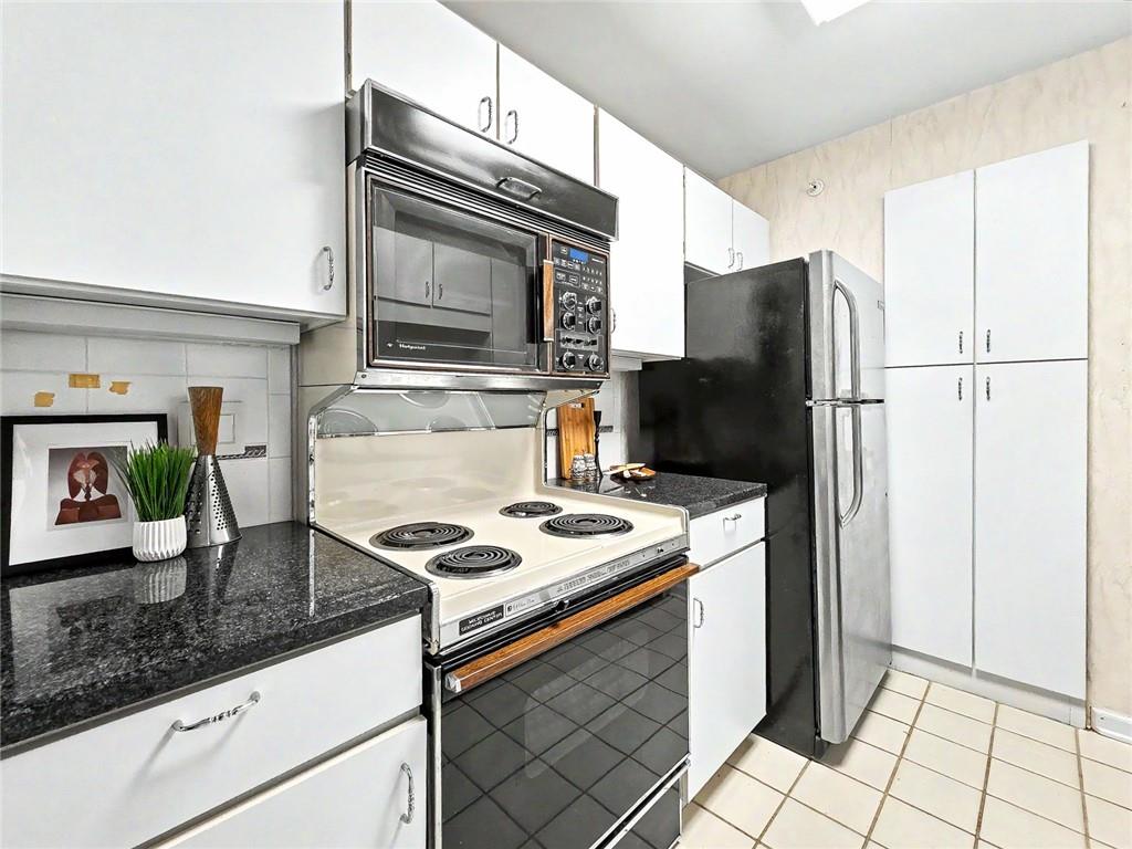 28402 Plantation Drive Ne Property Photo 10