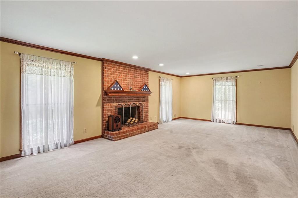112 Singletree Property Photo 3
