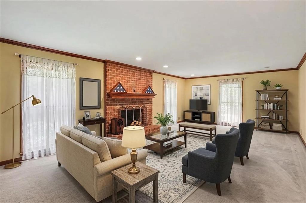 112 Singletree Property Photo 4