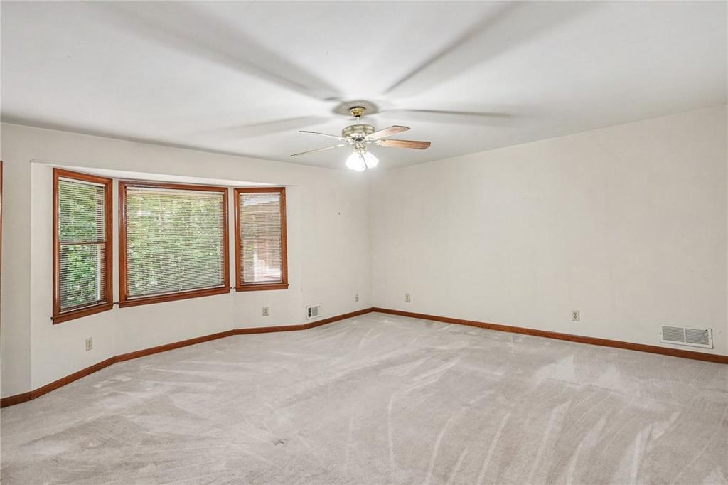 112 Singletree Property Photo 8