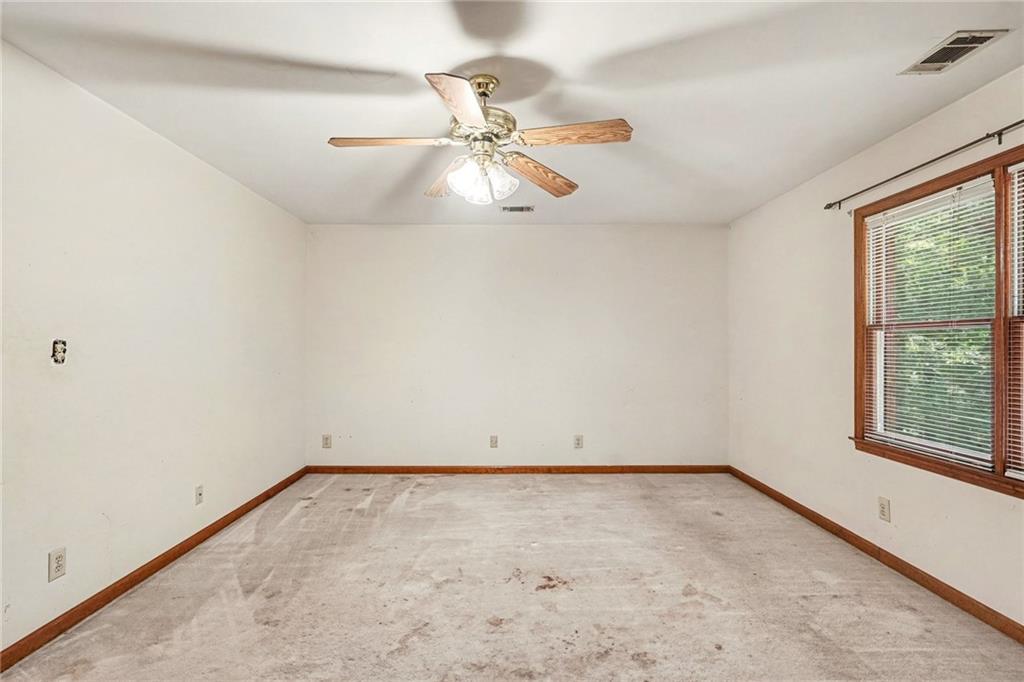 112 Singletree Property Photo 10