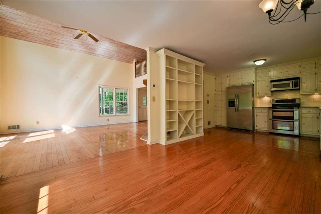 3189 Spring Lake Dr Ne Property Photo 21