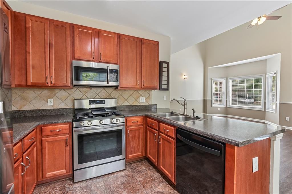 203 Valley Crossing Property Photo 2