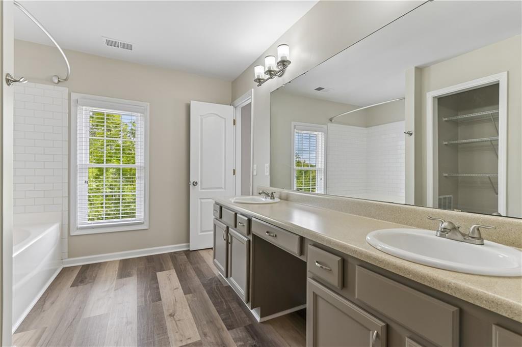 203 Valley Crossing Property Photo 26