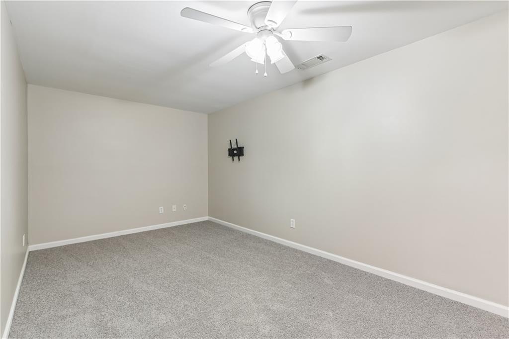 203 Valley Crossing Property Photo 31