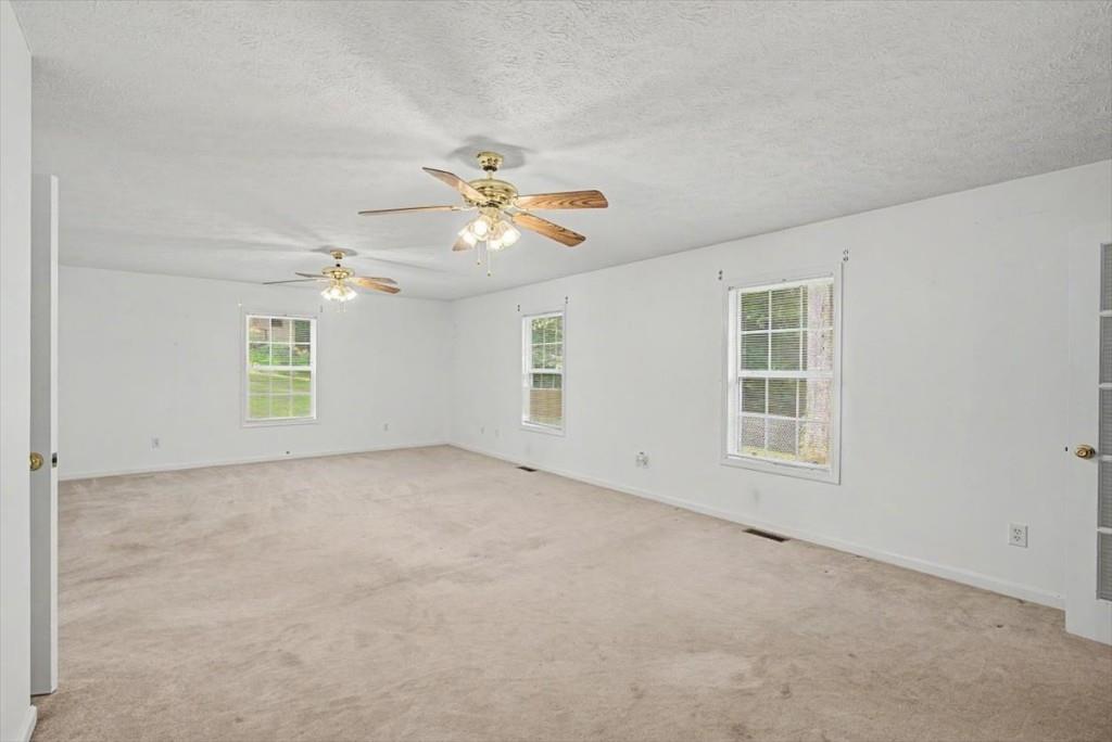 18 Albion Drive Sw Property Photo 12