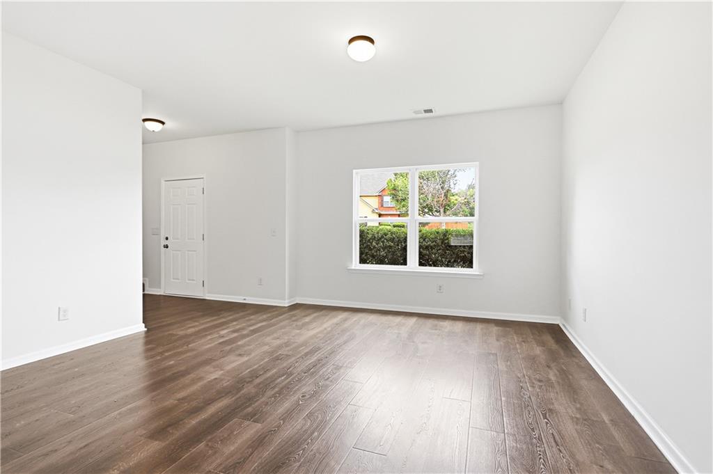 77 Hamil Court Nw Property Photo 6