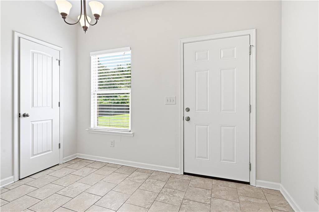 77 Hamil Court Nw Property Photo 7