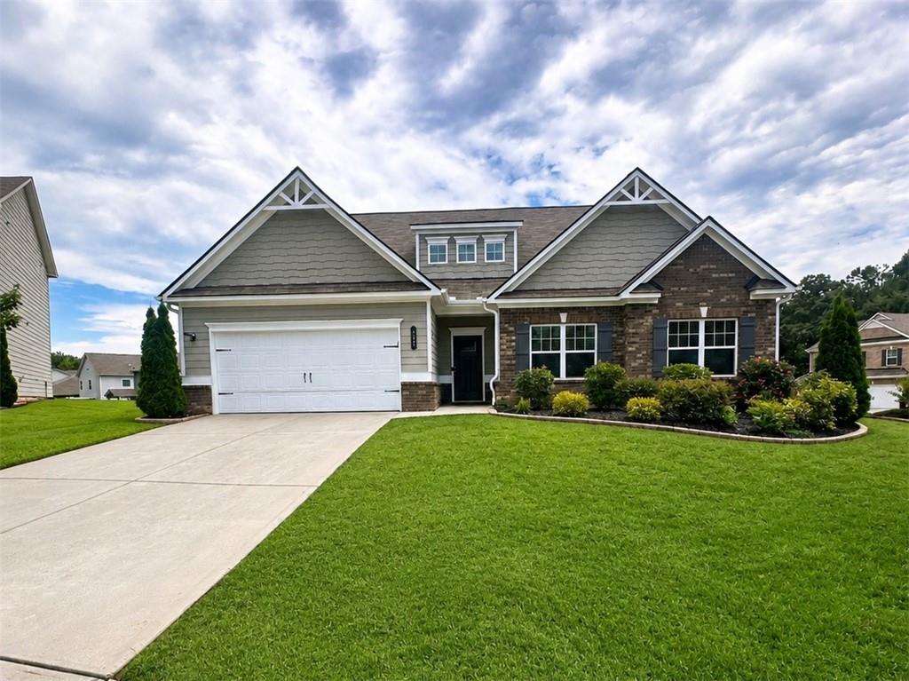105 Green Tree Court Property Photo 2