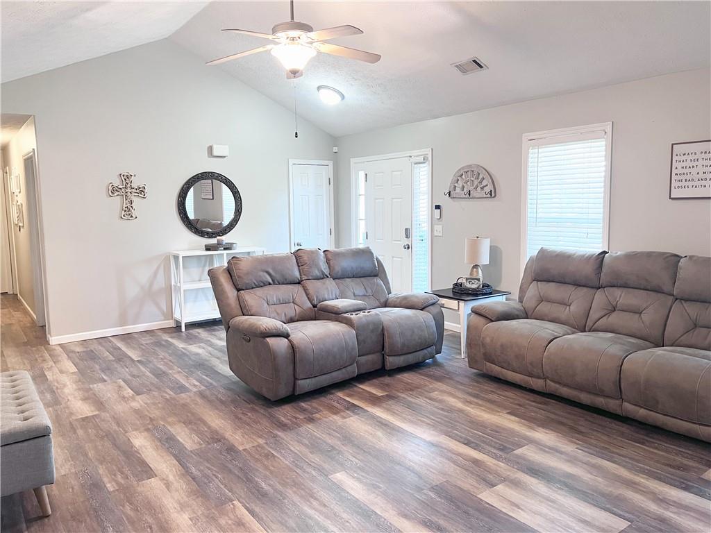 1703 Jeremy Drive Property Photo 6