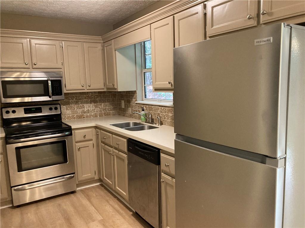 6110 Lakeside Court Property Photo 6