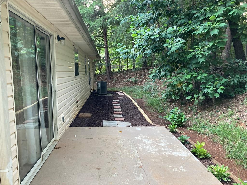 6110 Lakeside Court Property Photo 15