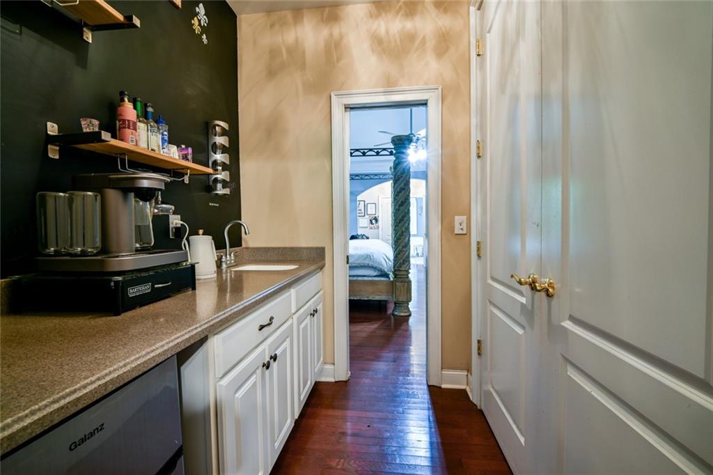 12426 Edgewater Drive Property Photo 28