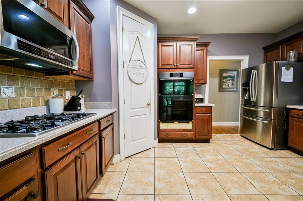 12426 Edgewater Drive Property Photo 40