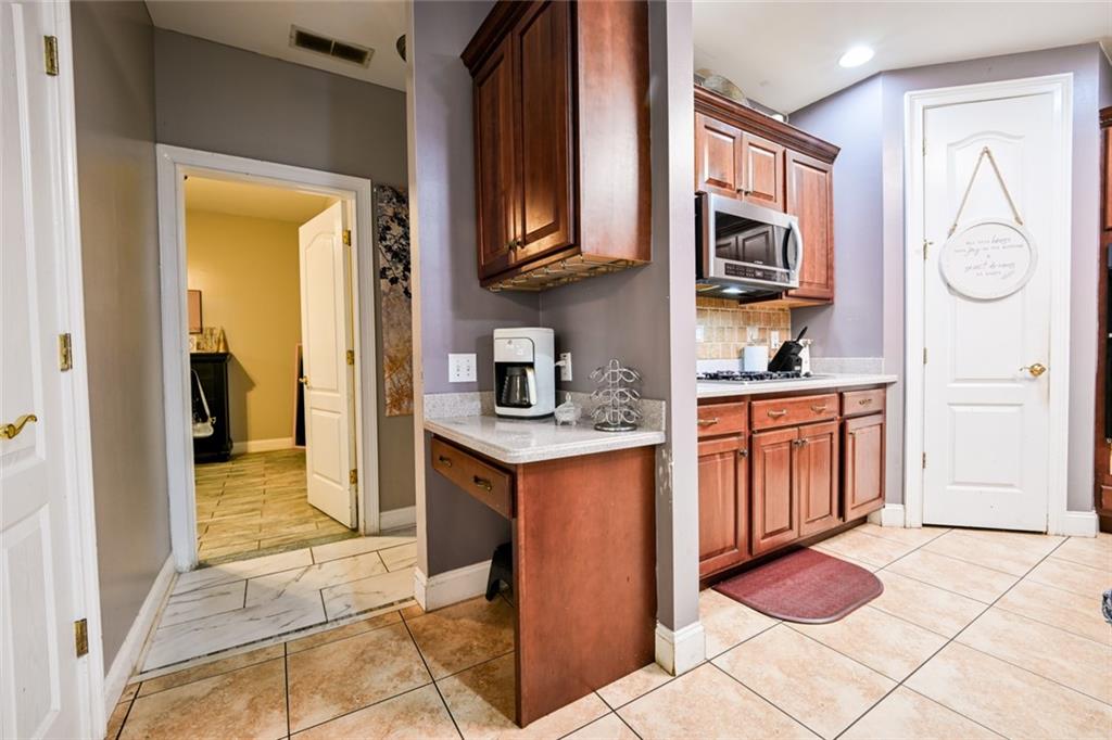 12426 Edgewater Drive Property Photo 55