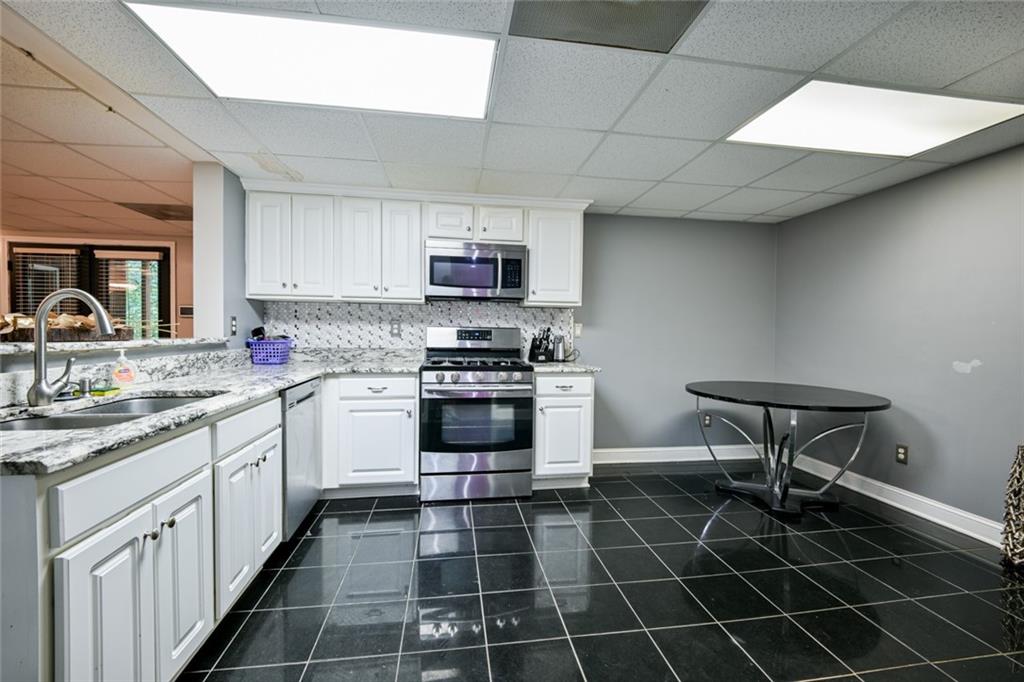12426 Edgewater Drive Property Photo 68