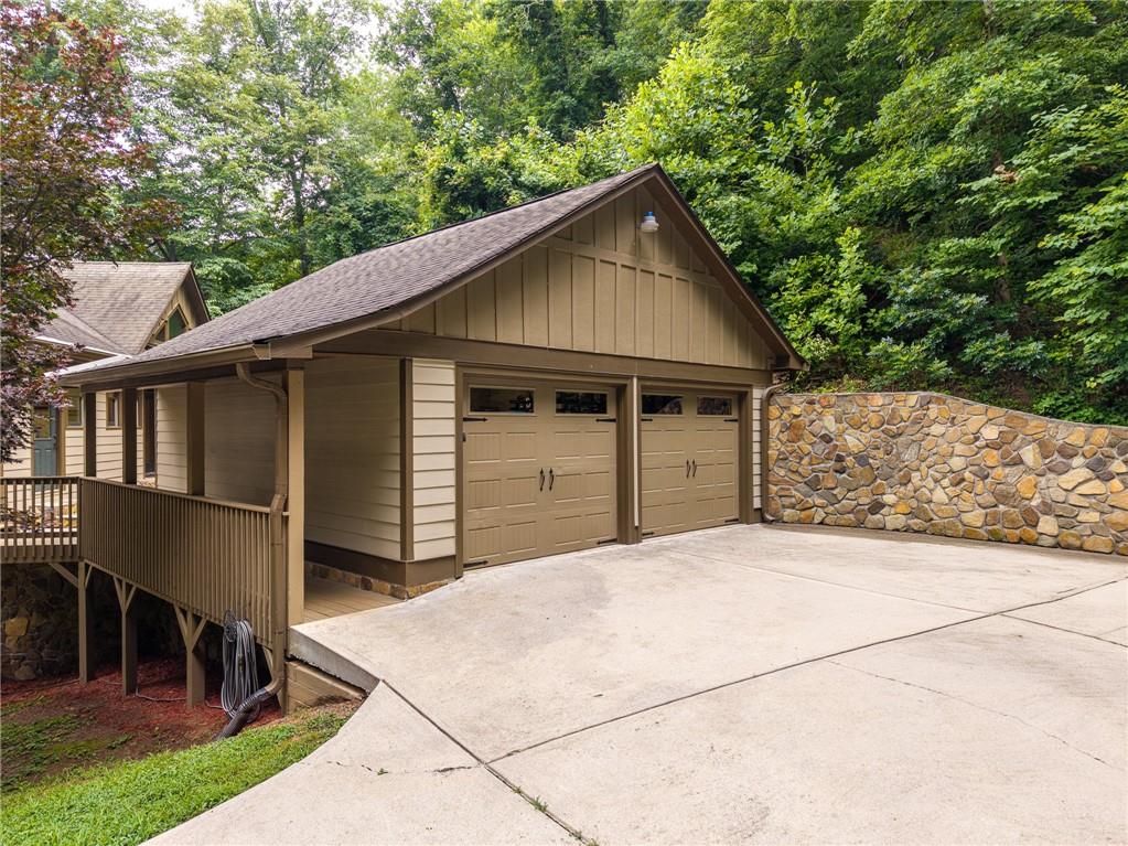 1117 Rambling Road Property Photo 10