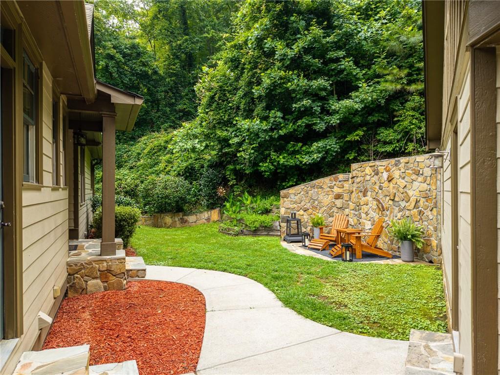 1117 Rambling Road Property Photo 13