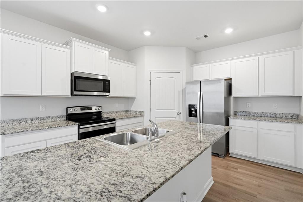 5260 Barberry Avenue Property Photo 8