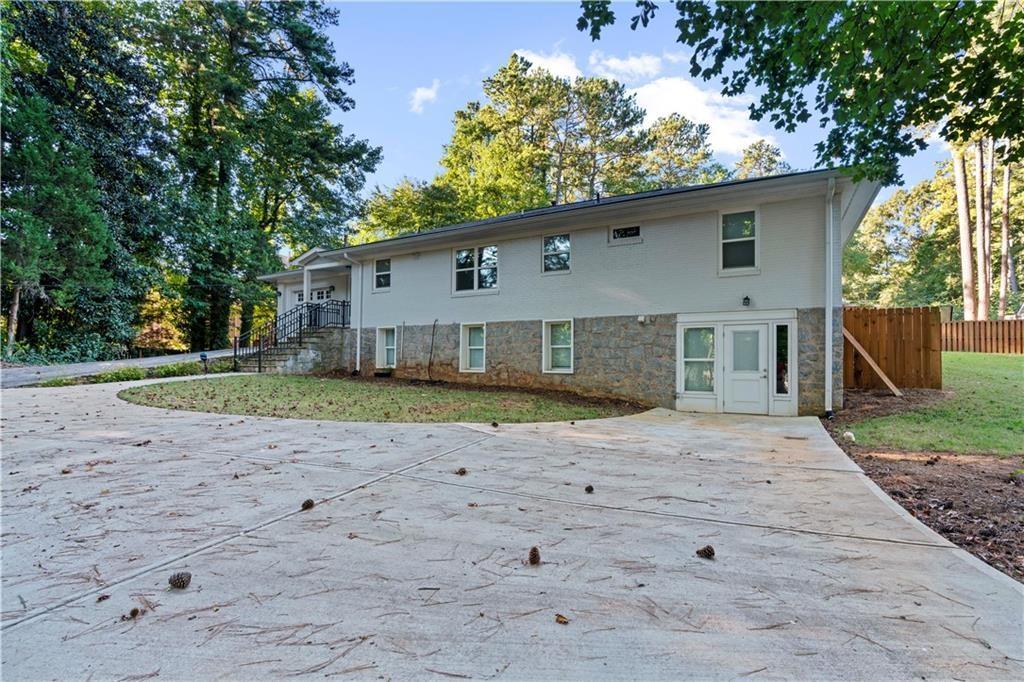 1841 Gainsborough Drive Property Photo 1