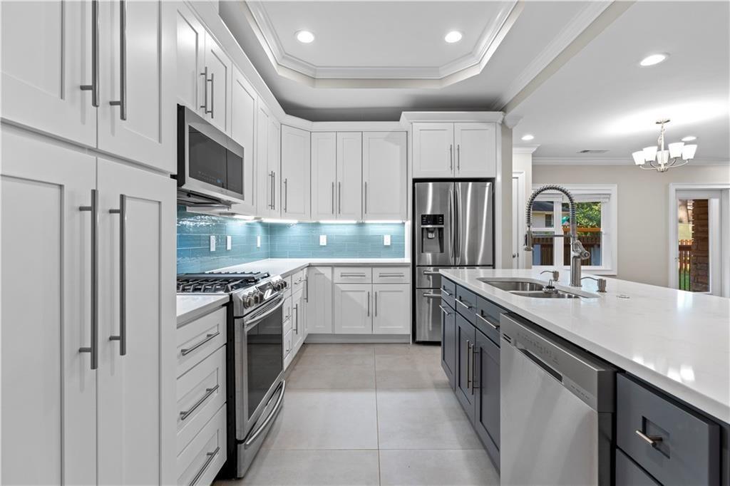 1841 Gainsborough Drive Property Photo 4