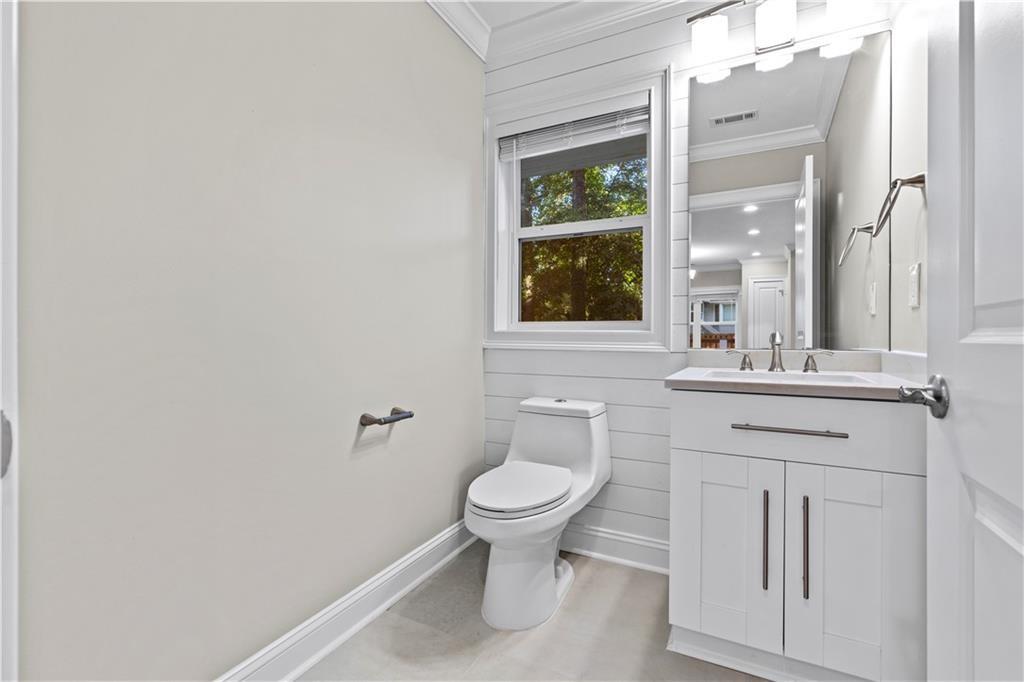 1841 Gainsborough Drive Property Photo 9