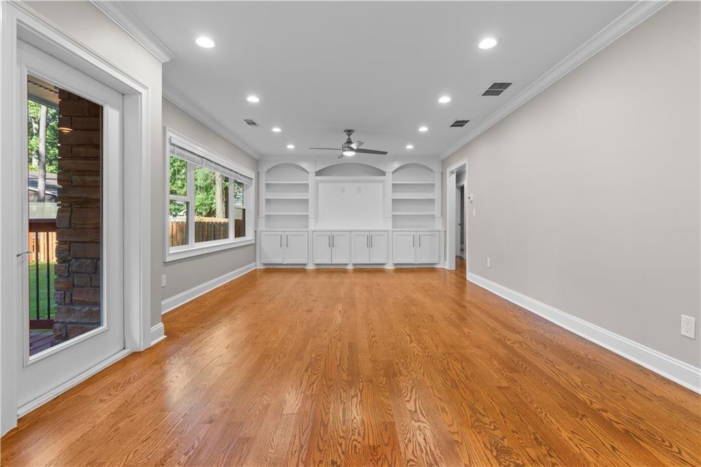 1841 Gainsborough Drive Property Photo 14