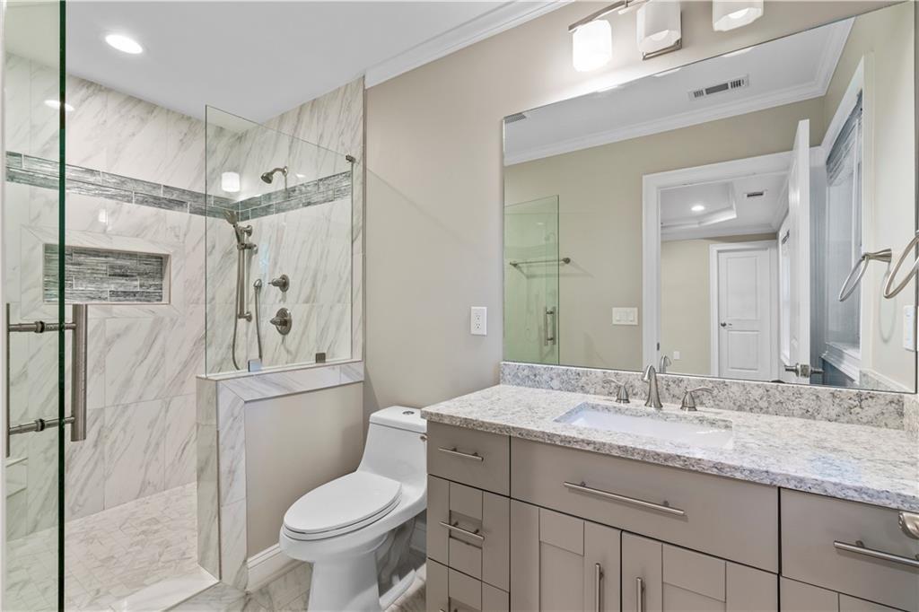 1841 Gainsborough Drive Property Photo 17