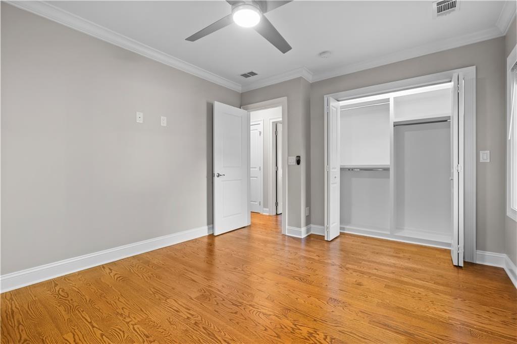 1841 Gainsborough Drive Property Photo 18