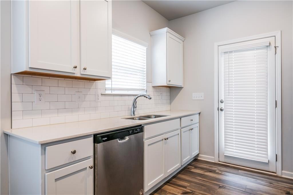 4700 Blake Loop Property Photo 18