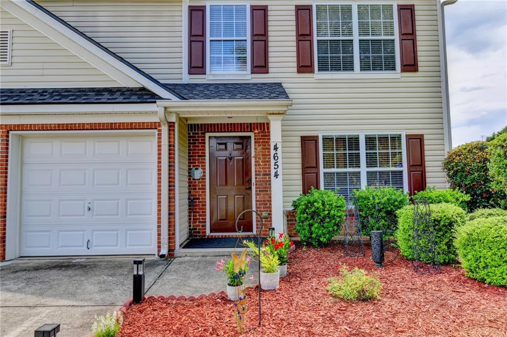4654 Pine Isle Way Property Photo 5