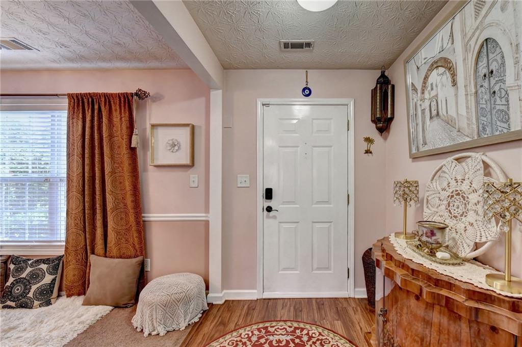 4654 Pine Isle Way Property Photo 6