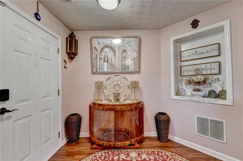 4654 Pine Isle Way Property Photo 7