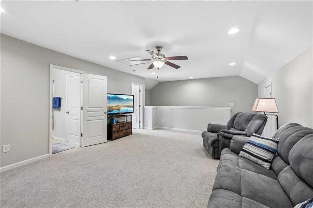 8630 Gladden Lane Property Photo 15